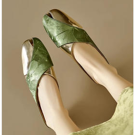 新中式国风凉拖鞋，典雅方头设计，线条利落中透着含蓄的东方气韵，还有像水墨瓷器一样的拼色，告别单调！