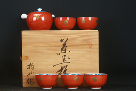 “哲山款”瓷器茶具一壶五杯