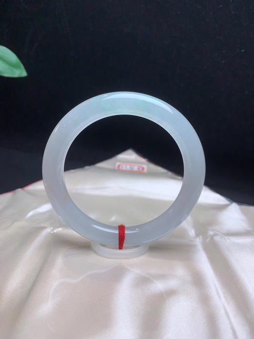 620330，53.3冰底飘绿细圆条，冰底飘清新绿底，干净清爽，局部带些黄翡 商品图3