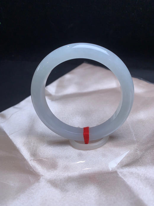 620326，51.8细条正圈手镯。清新秀气，细腻清新，带些底色。润润的 商品图3