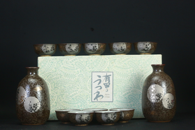 瓷器酒器两壶十杯