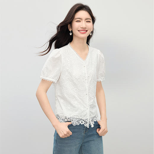熙世界法式白色蕾丝衫女夏季2025新款设计感下摆花边拼接V领上衣 商品图4