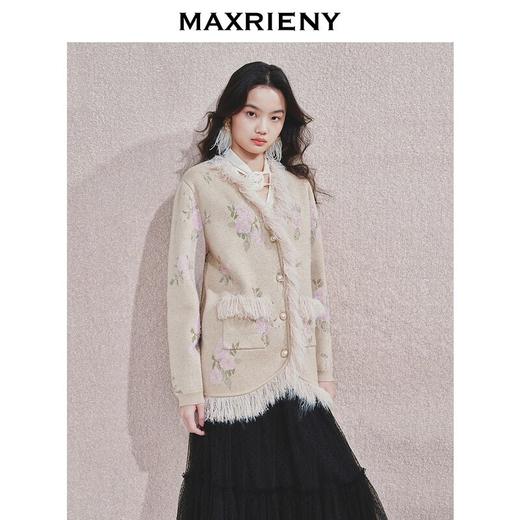 MAXRIENY 浪漫印花复古针织外套女慵懒感气质毛条珍珠扣24冬(货号:MF85JA751) 商品图2