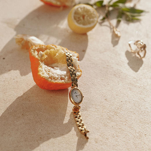 【赵露思&刘孜同款】Retrochic 梵蒂冈系列小金表 商品图4