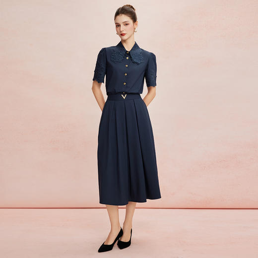 QF261斯尔丽25新款立体刺绣花朵领宽松显瘦上衣搭收腰半裙套装 商品图3