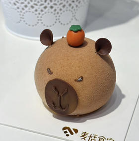 卡皮巴拉中旗（牛巧慕斯香蕉夹心）