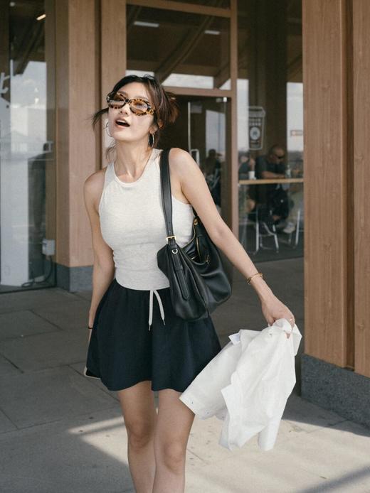 vuori运动系列-带胸垫背心 商品图4