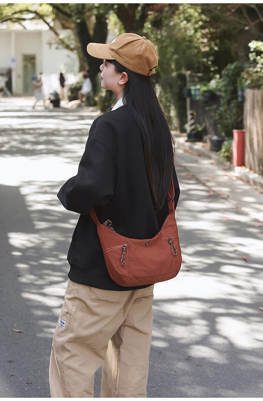 代工直出❗【lulu家新款牛角包🥐】超轻超能装！男生女生都好背❗️凹造型➕解放双手神器😎随意慵懒风 商品图13