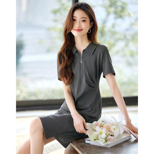 【周四狂欢价】熙世界透气拉链POLO裙女25夏新款直筒短袖抽褶显瘦不规则连衣裙子 商品图0