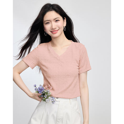 【专属特价】熙世界糖果色肌理感短袖T恤女2025夏季新款休闲气质正肩V领上衣 商品图3