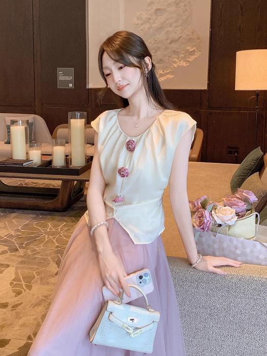 张心子【浆果花园】圆领气质立体花上衣 U2506051 商品图3