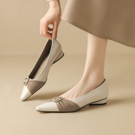 【预售5天】百搭单鞋浅口尖头米白色，低跟平底鞋洋气皮鞋YS&0315 商品图0