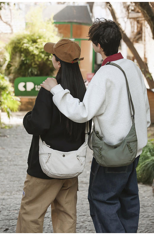 代工直出❗【lulu家新款牛角包🥐】超轻超能装！男生女生都好背❗️凹造型➕解放双手神器😎随意慵懒风 商品图4