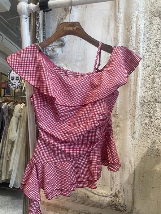 【门店同款】ENJOY夏季“夏日番情”斜肩格纹上衣 163093070 商品图0