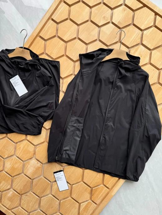 露露 Warp Light 男士运动外套皮肤衣 商品图3