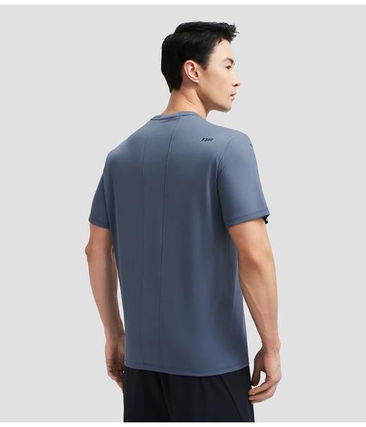 点此购买 迪桑特夏季RUNNING系列跑步运动健身男士短袖T恤 dd 322881 商品图13