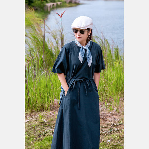 气质简约圆领连衣裙 商品图0