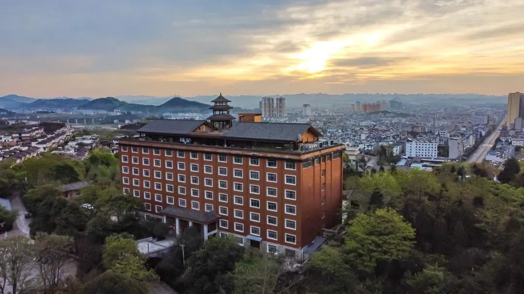 【云南罗平假日基地】