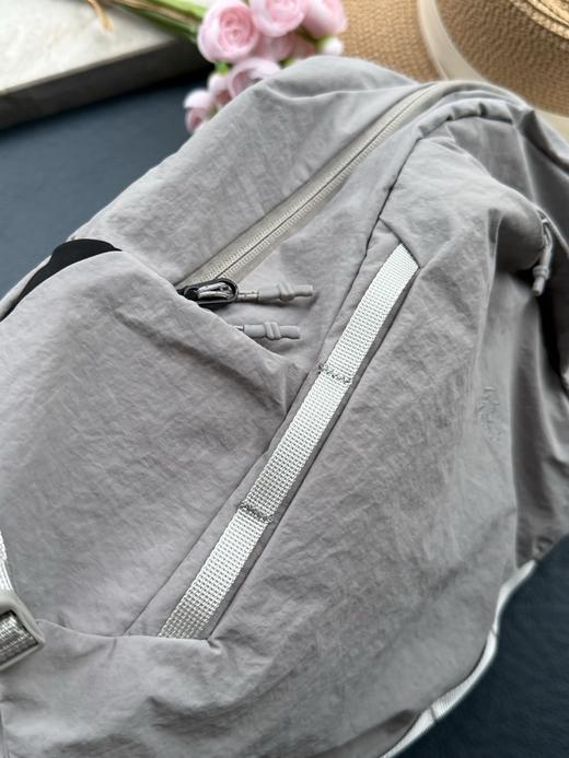 点此购买 可隆男女款轻便双肩背包 xj 322884 商品图12