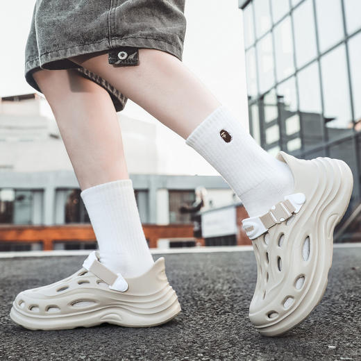 [小滋心选]【活动价 ¥49.9】“踩屎感”凉鞋上线！开车钓鱼、沙滩户外全搞定，厚底防滑还耐脏，舒适透气不怕水 商品图0