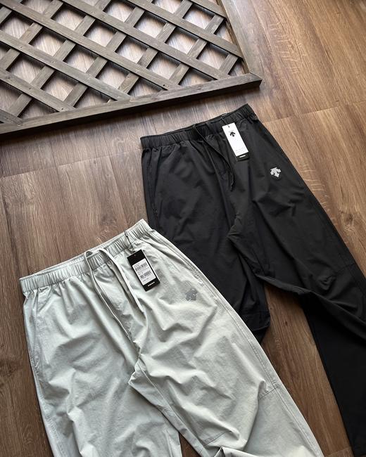 点此购买 迪桑特夏季男士户外运动休闲天丝皮肤梭织速干长裤 xj 322914 商品图5