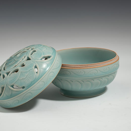 老字号 孙坑窑粉青釉牡丹纹香炉非物质文化遗产龙泉青瓷 商品图1