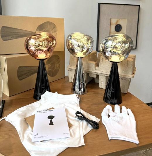 居家必备   氛围感神器   便携式充电熔岩灯   金属风钢琴烤漆  真空电镀  可移动台灯 商品图1