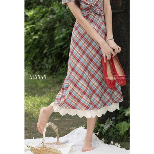 鹿向南「巷陌格影」法式短袖红格连衣裙女夏通勤假两件收腰长裙子 商品图2