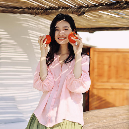 绽放388朵/【多巴胺】高支苎麻v领防晒小衫开门襟塔克七分袖衬衫 商品图1