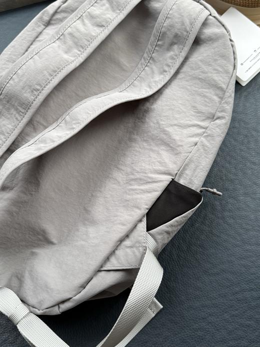 点此购买 可隆男女款轻便双肩背包 xj 322884 商品图13