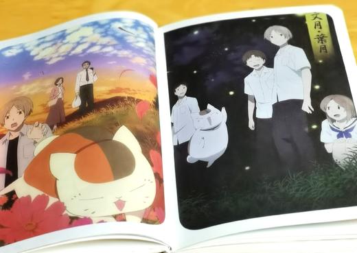 手账2册+哪吒明信片两套&哪吒明信片四套，任选，售价25元一套。

1、	手账为：《夏目友人帐》+《凹凸世界》各一册，32开精美彩插，加厚192页内页，外加两套哪吒明信片，每套30枚+近400幅贴纸。 商品图6