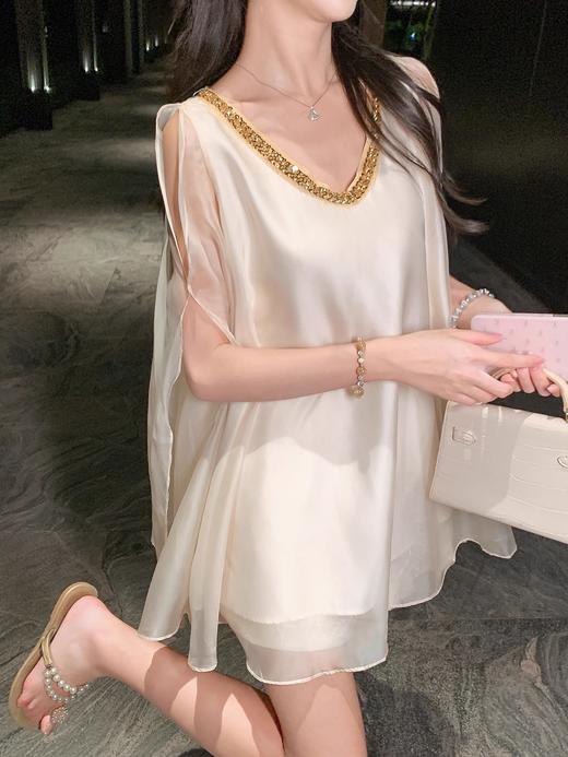 张心子【云织美学】V领宽松显瘦缎面上衣 U2506009 商品图10