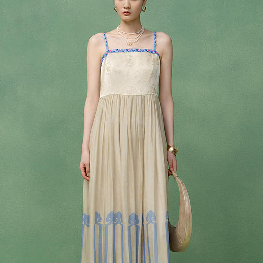 【林栖设计小店】绣花连衣裙新中式2025早秋新款吊带长裙女1952134B 商品图1