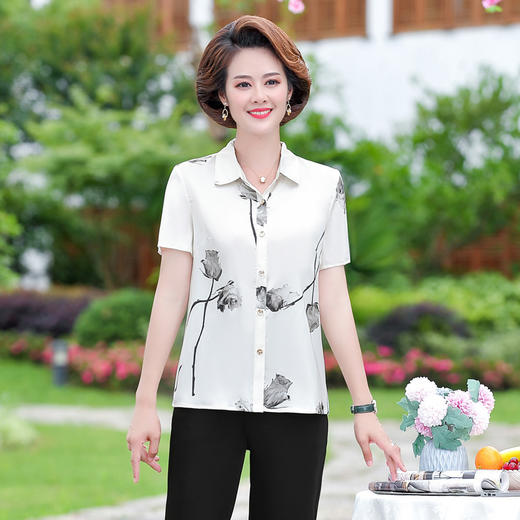 W012-6608-60-108夏装短袖衬衫洋气中年妇女时尚t恤上衣中老年人薄款衬衣小衫 商品图0