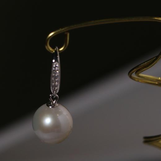 【甄珠贝】天然淡水珍珠 10-11mm 耳钩 正圆 微微瑕 商品图3