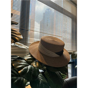 法式chic 草编平顶帽 细腻纹理 帽型挺括 造型时髦吸睛 可调节围度