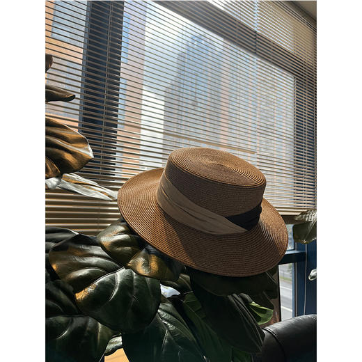 法式chic 草编平顶帽 细腻纹理 帽型挺括 造型时髦吸睛 可调节围度 商品图0