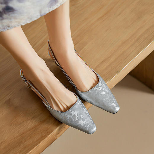 【预售5天】法式气质小方头后绊带高跟鞋女夏新款百搭后空单鞋真皮细跟包头凉鞋DYJ&CH2638 商品图1