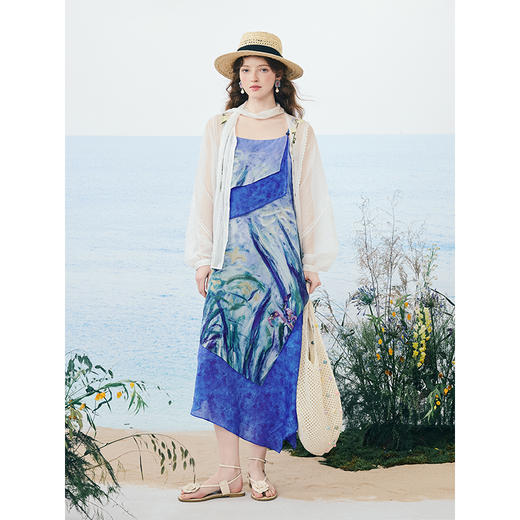 两三事 花园谧境 2025夏季新款度假风印花拼接不规则吊带裙连衣裙 商品图1