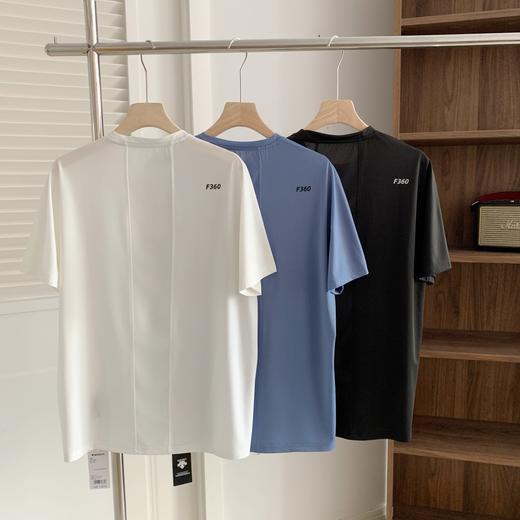 点此购买 迪桑特夏季RUNNING系列跑步运动健身男士短袖T恤 dd 322881 商品图1