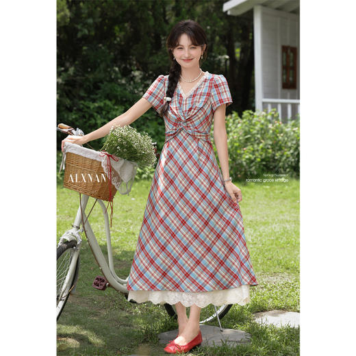 鹿向南「巷陌格影」法式短袖红格连衣裙女夏通勤假两件收腰长裙子 商品图1