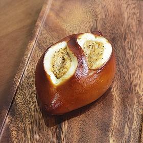 （新品）泰式奶茶奶酪碱水面包