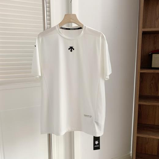 点此购买 迪桑特夏季RUNNING系列跑步运动健身男士短袖T恤 dd 322881 商品图2