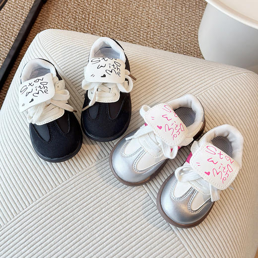 【包头防踢软底板，韩版丑萌设计】婴儿学步鞋2025春秋新款 儿童包头防踢软底板鞋 韩版丑萌鞋休闲鞋女-QQ 商品图0