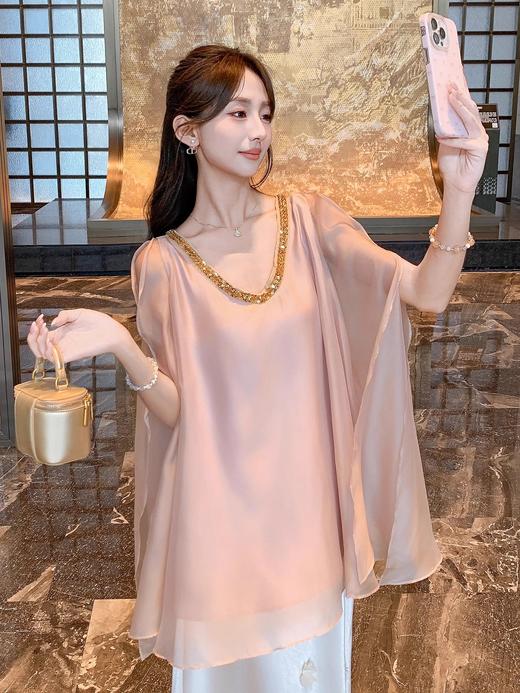 张心子【云织美学】V领宽松显瘦缎面上衣 U2506009 商品图3