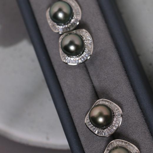 【甄珠贝】孔雀绿ji光大溪地珍珠耳钉 10-11mm 面无暇 925纯银配件 商品图4