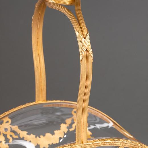 【已售】独角鹿西洋古董19世纪末法国出品蝴蝶结藤蔓主题铜鎏金精雕装饰水晶花果篮 商品图4