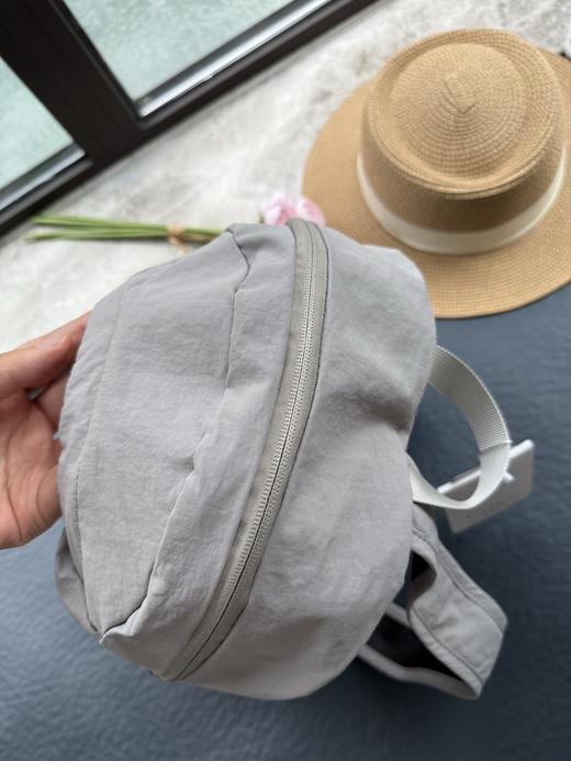 点此购买 可隆男女款轻便双肩背包 xj 322884 商品图9