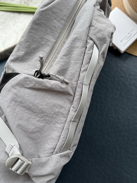 点此购买 可隆男女款轻便双肩背包 xj 322884 商品图14