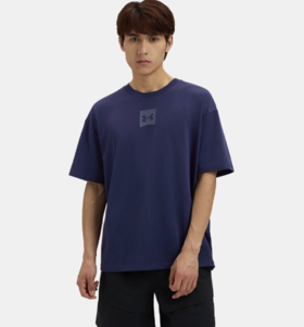 【12.21圣诞专享礼遇】
安德玛男子UA SM Box高克重宽松短袖T恤1386803-410